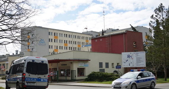 Ministerstwo Zdrowia poinformowało po południu o 124 nowych przypadkach zakażenia koronawirusem w Polsce i o kolejnych sześciu zgonach. Zakażenie wykryto dotąd u 3627 osób, z których 79 zmarło. W sumie dziś zmarło 8 osób, a u 244 wykryto zakażenie.