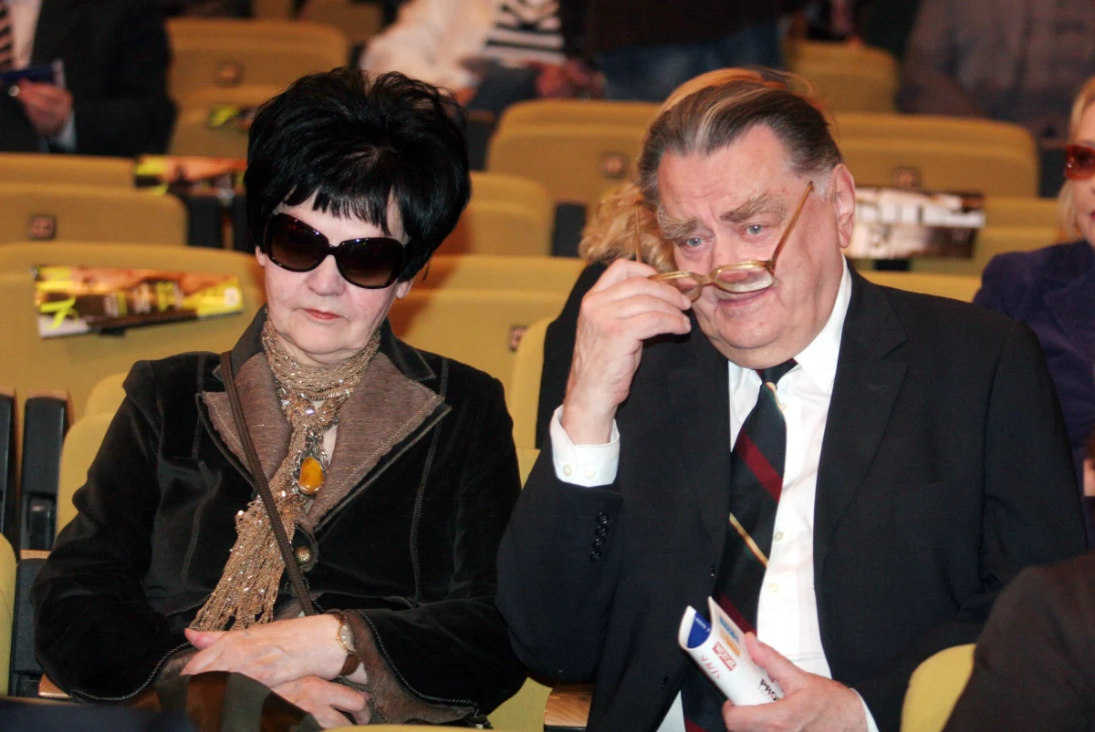 W niedzielę nad ranem zmarła Marta Olszewska, wdowa po nieżyjącym już byłym premierze Janie Olszewskim. Była dziennikarką i działaczką opozycji antykomunistycznej, odznaczoną przez prezydenta Lecha Kaczyńskiego Krzyżem Oficerskim Orderu Odrodzenia Polski.