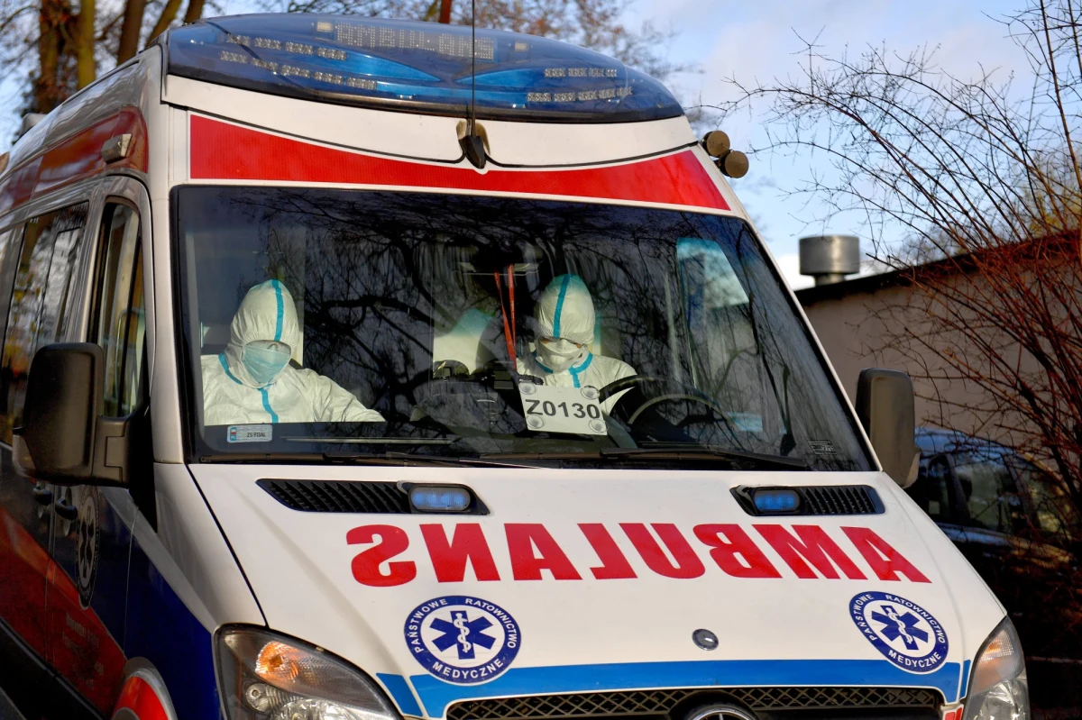 "Sytuacja w Krotoszynie jest obecnie najgorsza, jeżeli chodzi o liczbę zakażeń koronawirusem w Wielkopolsce. Winę za zaniedbania ponosi szpital w Krotoszynie, bo tam było główne ognisko zarażeń" - poinformował w niedzielę PAP wojewoda wielkopolski Łukasz Mikołajczyk. „Spodziewamy się, że będzie ich jeszcze więcej” – dodał.