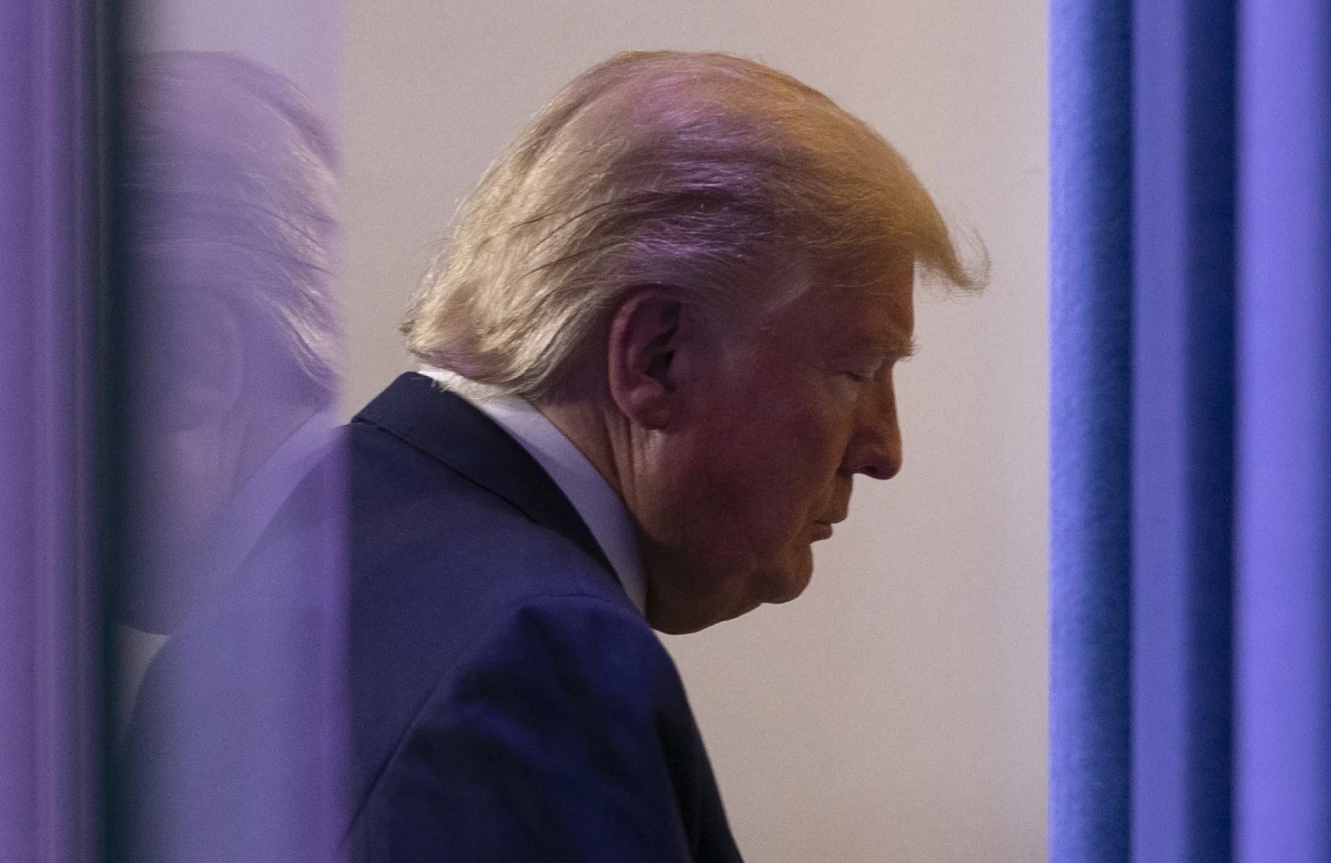 Co najmniej 1,2 tys. chorych zmarło w ciągu ostatnich 24 godzin w USA z powodu koronawirusa - wynika z najnowszych danych Uniwersytetu Johnsa Hopkinsa w Baltimore w stanie Maryland. Bilans ofiar śmiertelnych w Stanach Zjednoczonych wzrósł do 9633 osób.
