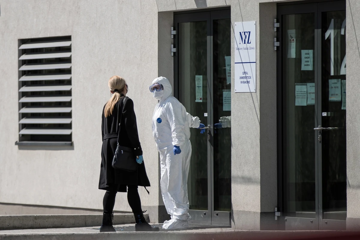 Fundacja Alivia przy wsparciu dwóch firm farmaceutycznych uruchomiła usługę bezpłatnych przejazdów taksówkami na leczenie osobom chorującym na nowotwory. To chorzy o obniżonej odporności, którzy nie powinni korzystać ze środków komunikacji publicznej.