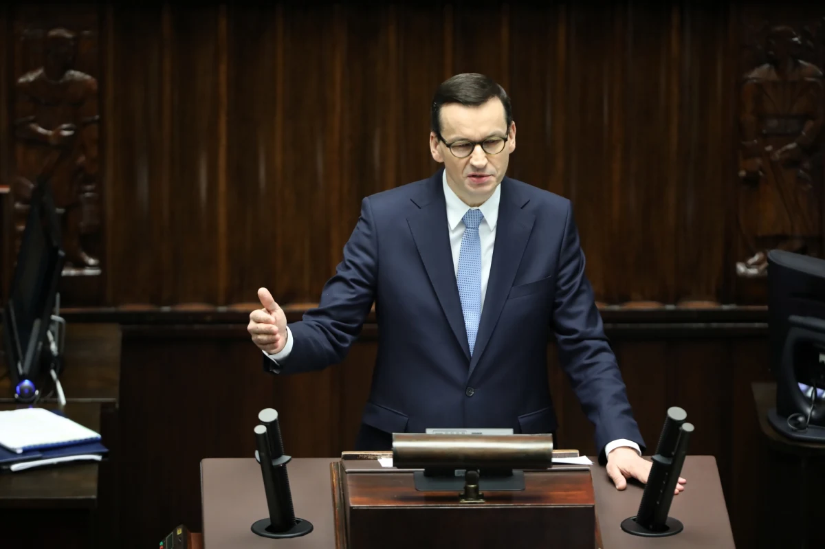 "Spodziewamy się, że szczyt zachorowań jest przed nami - gdzieś w maju, czerwcu. Na tym etapie rozwoju koronawirusa wiemy, że musimy być cały czas poddani ogromnej dyscyplinie" - mówił w Sejmie premier Mateusz Morawiecki.
