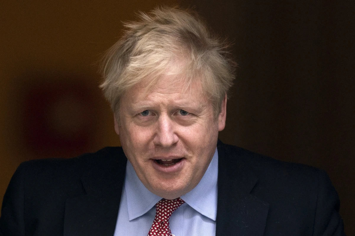 Brytyjski premier Boris Johnson trafił na oddział intensywnej terapii. Jak poinformowało biuro szefa rządu, stan Johnsona się pogorszył. Kilka godzin wcześniej on sam na Twitterze zapewniał, że przechodzi rutynowe badania w związku z objawami koronawirusa.