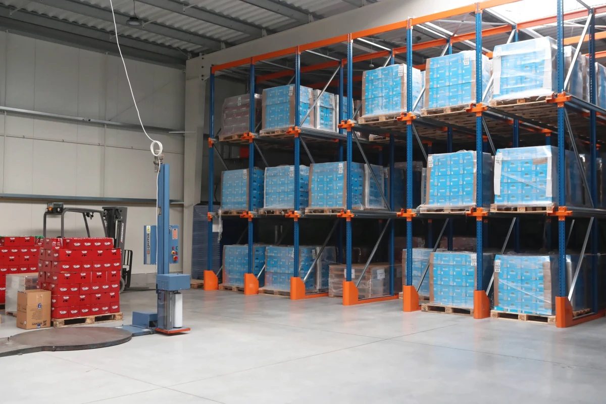 14 dni - na tyle maksymalnie urlopu wypoczynkowego będzie mógł posłać pracownika pracodawca, nie pytając go o zgodę. Taki zapis znalazł się w zmianach do "tarczy antykryzysowej" - donosi portal money.pl. Chodzi o urlop bieżący. Rząd planuje też rozszerzenie zwolnienia z płacenia składek na ZUS dla firm. Chodzi o zakłady zatrudniające 49 osób. Ale będzie to zwolnienie częściowe - dowiedzieli się we wtorek dziennikarze RMF FM.