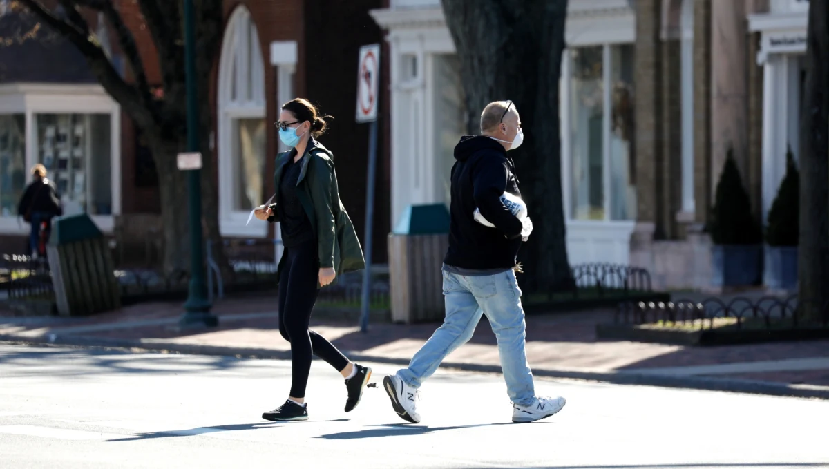 Co najmniej 1150 chorych zmarło w USA w ciągu 24 godzin z powodu koronawirusa - takie tragiczne dane z poniedziałku dotarły z Uniwersytetu Johnsa Hopkinsa w Baltimore w stanie Maryland. Tym samym liczba ofiar śmiertelnych epidemii koronawirusa w Stanach Zjednoczonych wzrosła do 10 783.