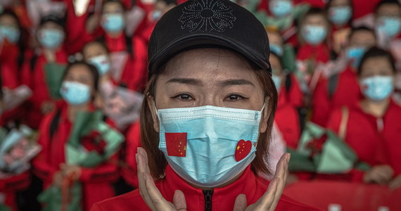 Narodowa Komisja Chin poinformowała w środę o 62 nowych przypadkach zakażenia koronawirusem. To najwięcej od 25 marca. 59 z nich dotyczy osób, które przyjechały z zagranicy. Nie odnotowano ani jednego nowego zgonu.