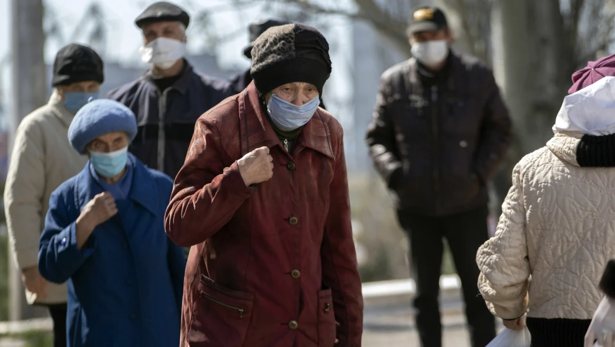 Na Ukrainie w ciągu ostatniej doby liczba osób zainfekowanych koronawirusem wzrosła o 206, do 1668 - podało w środę ukraińskie Centrum Zdrowia Publicznego. Bilans ofiar śmiertelnych wśród zakażonych zwiększył się o siedem, do 52. Ogółem wyzdrowiało 35 osób - dodano.