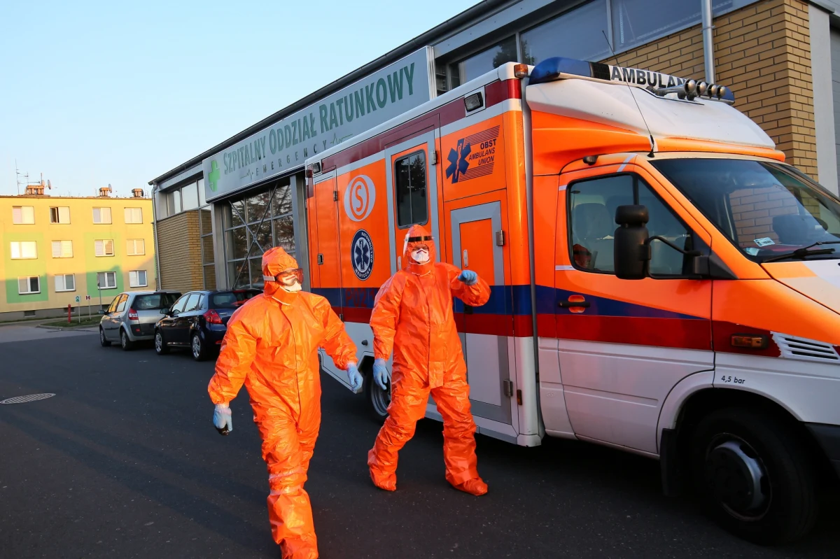 Nawet trzysta tysięcy masek do nurkowania może leżeć w szufladach Polaków. "Przekażcie te maski naszym wolontariuszom i pomóżcie w przygotowaniu skutecznych masek sanitarnych dla medyków" apelują twórcy akcji Maska dla Medyka.
