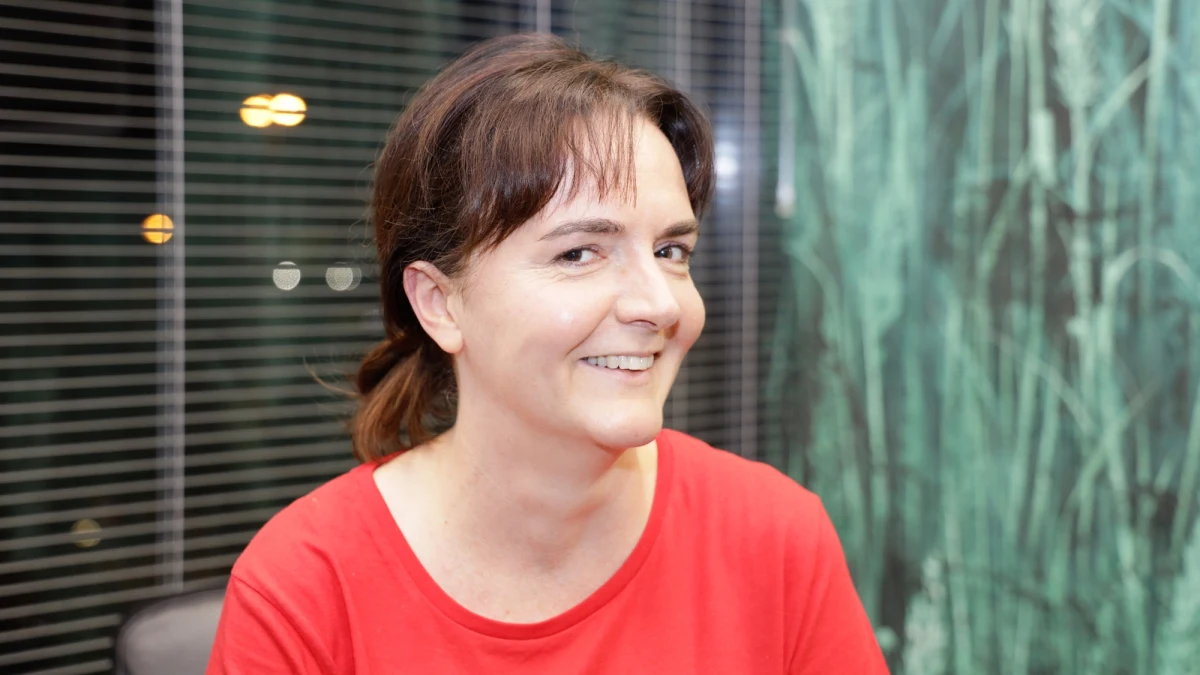 "Największą epidemią jest nie koronawirus, a samotność, chociaż przez koronawirusa widzimy ten problem, jak przez szkło powiększające" – mówiła w Popołudniowej rozmowie w RMF FM Joanna Sadzik, prezes stowarzyszenia „Wiosna”. "Samotność seniorów zwykle ma twarz kobiety" – dodaje.