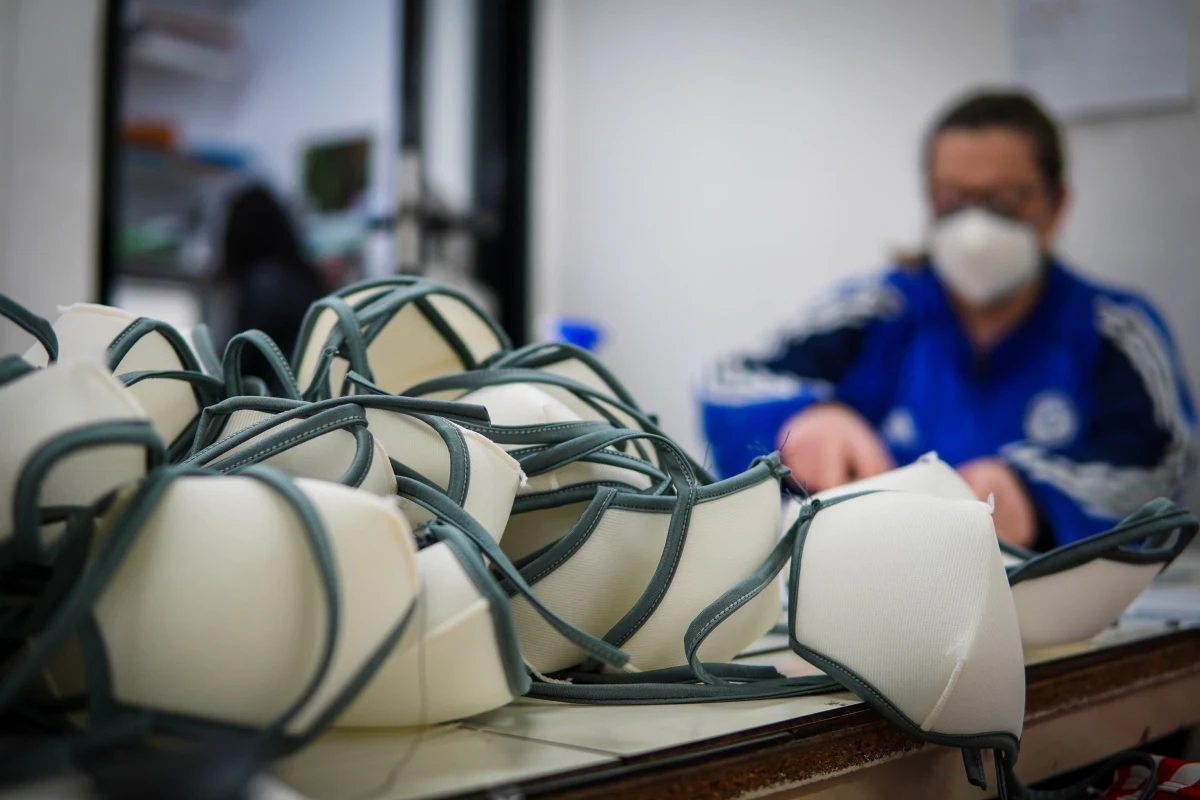 W zależności od zastosowanych środków kontroli rozprzestrzeniania się koronawirusa, w Kanadzie może umrzeć od 11 tys. do 300 tys. osób. Naczelni lekarze kraju przekazali informacje o trzech możliwych scenariuszach rozwoju sytuacji.