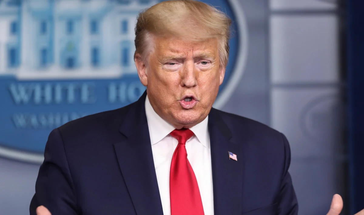 Co najmniej 1783 osoby zmarły z powodu koronawirusa w USA w ciągu ostatnich 24 godzin - wynika z danych Uniwersytetu Johnsa Hopkinsa. Łączna liczba ofiar śmiertelnych epidemii w Stanach Zjednoczonych wzrosła tym samym do 16478. Zdaniem prezydenta Donalda Trumpa USA są w szczytowym punkcie pandemii i "teraz będziemy szli w dół". 