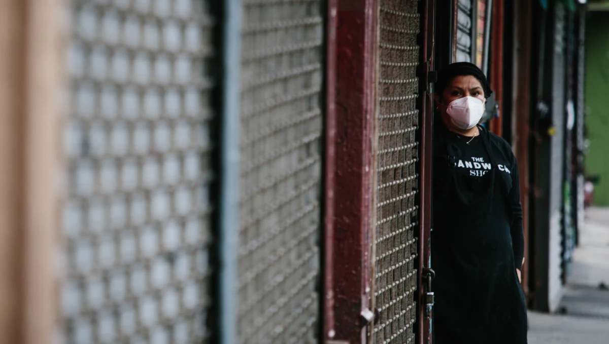 Obawa, że lockdown przysporzy gospodarce bezrobotnych zaczyna się materializować - podkreśla piątkowy "Puls Biznesu" w artykule "Fala zwolnień już wzbiera".