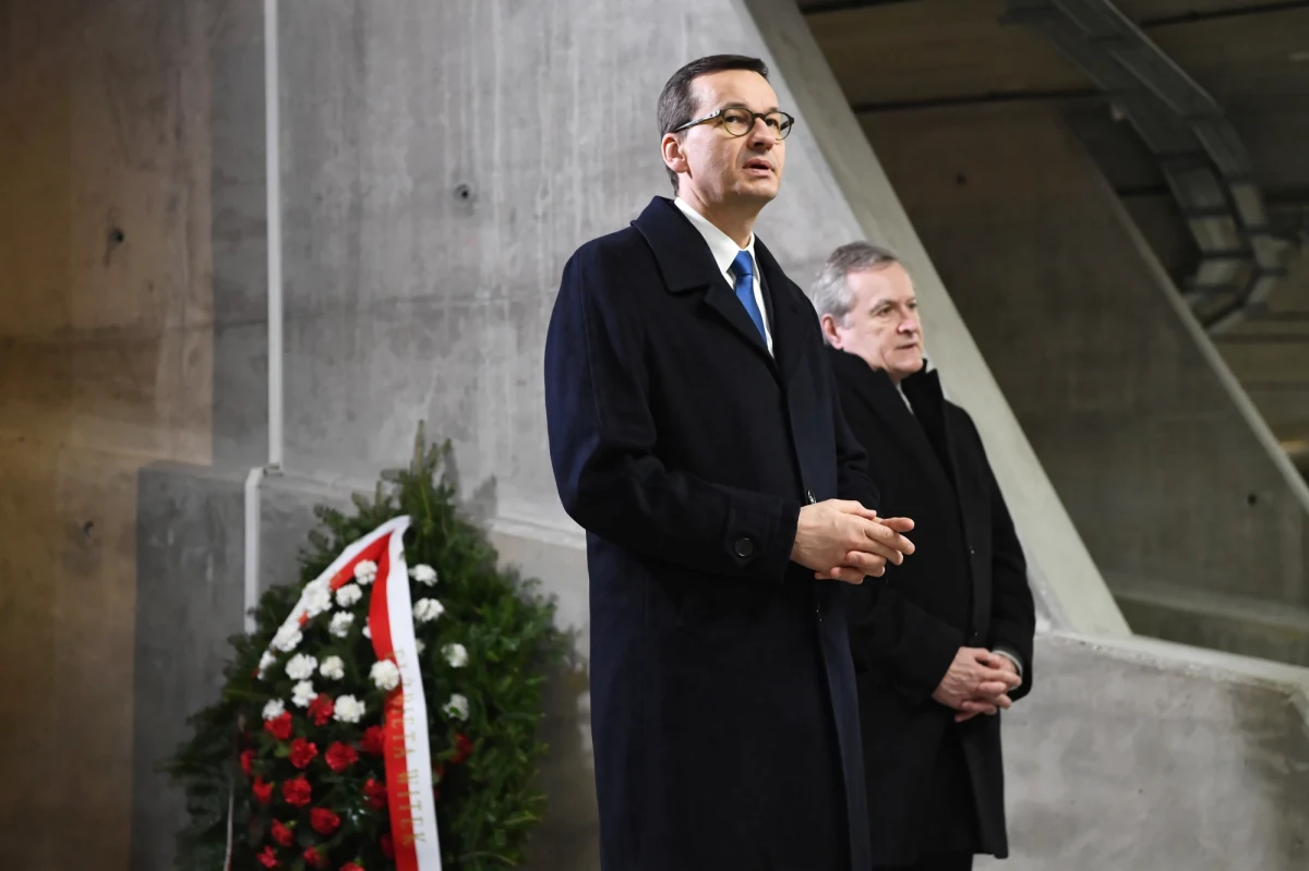 Premier Mateusz Morawiecki napisał na łamach sobotniego wydania rzymskiego dziennika "La Repubblica", że Europa ma obowiązek pomóc Włochom, zmagającym się z epidemią koronawirusa. Dodał, że UE , ma skuteczne instrumenty by walczyć z kryzysem gospodarczym.