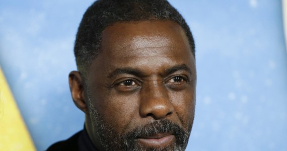 Idris Elba - brytyjski aktor, który w połowie marca poinformował o tym, że potwierdzono u niego zakażenie koronawirusem, wystąpił we wzruszającym spocie przygotowanym przez BBC. Gwiazdor odczytał wiersz, kóry ma dodać nadziei Brytyjczykom walczącym z pandemią koronawirusa. 