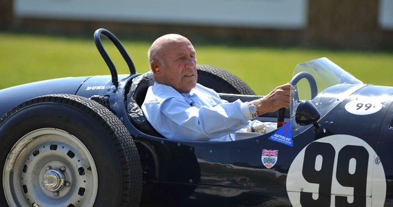 W wieku 90 lat zmarł jeden z najwybitniejszych kierowców Formuły 1 sir Stirling Moss - poinformowała gazeta "Daily Mail". "Był uznawany za najlepszego z grona tych, którym nigdy nie udało się wywalczyć tytułu mistrza świata" - zaznaczają dziennikarze. 