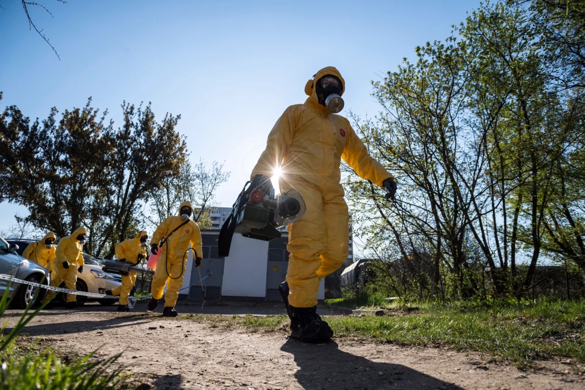 Komisja Europejska obserwuje jak kraje członkowskie reagują na pandemię Covid-19. "Ze względu na krytyczne doświadczenia z przeszłości, szczególnie dokładnie przygląda się Węgrom" - powiedziała przewodnicząca Komisji Europejskiej Ursula von der Leyen.