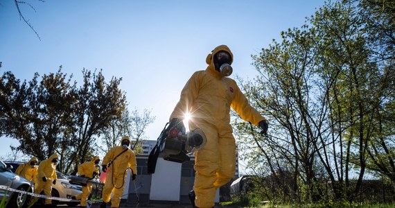 Komisja Europejska obserwuje jak kraje członkowskie reagują na pandemię Covid-19. "Ze względu na krytyczne doświadczenia z przeszłości, szczególnie dokładnie przygląda się Węgrom" - powiedziała przewodnicząca Komisji Europejskiej Ursula von der Leyen.