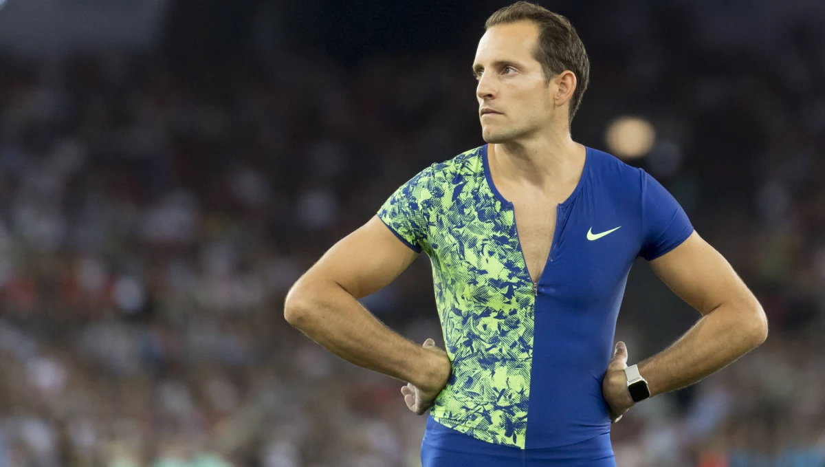 Francuski tyczkarz Renaud Lavillenie, mistrz olimpijski z Londynu, pobił swój „rekord kwarantanny”, pokonując w przydomowym ogrodzie poprzeczkę na wysokości 5,70 m.