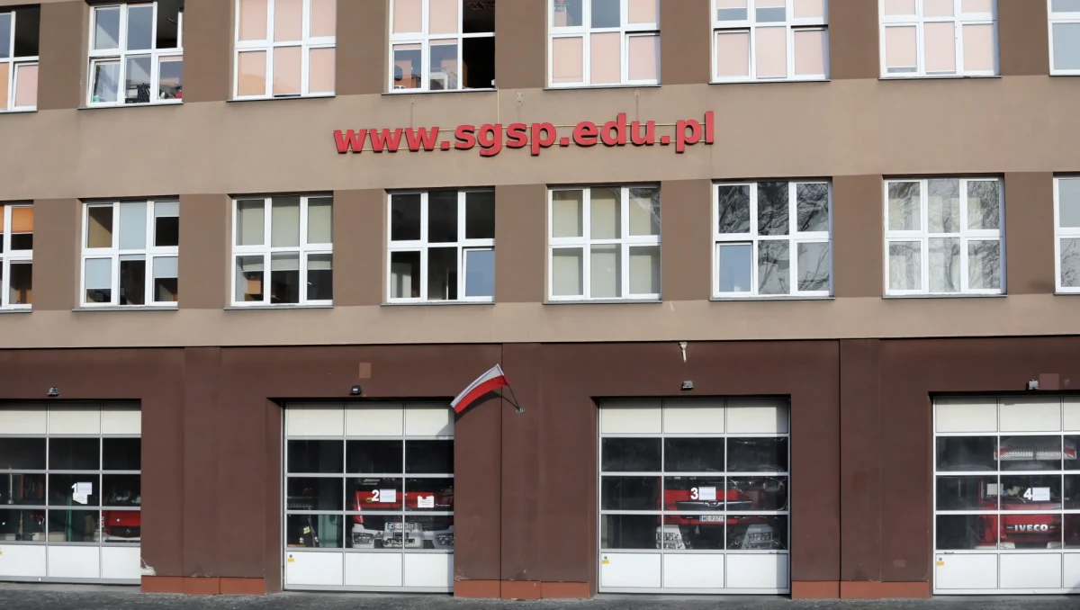 W Szkole Głównej Straży Pożarnej po przebadaniu 386 próbek potwierdzono obecność koronawirusa u 44 osób - poinformował rzecznik komendanta głównego PSP st. kpt. Krzysztof Batorski.