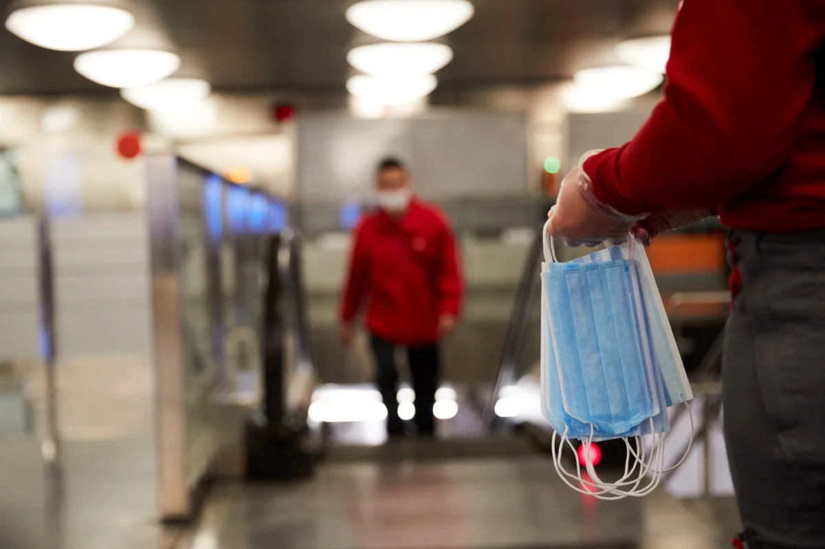 Urodzili się podczas szoku po atakach z 11 września 2001 roku, dorastali podczas recesji, a teraz obserwują z okien mieszkań swoich rodziców największy kryzys od II wojny światowej. "Pokolenie Z nie tęskni za pewnością i stabilnością, bo nigdy ich nie miało" - napisał hiszpański dziennik "El Mundo".