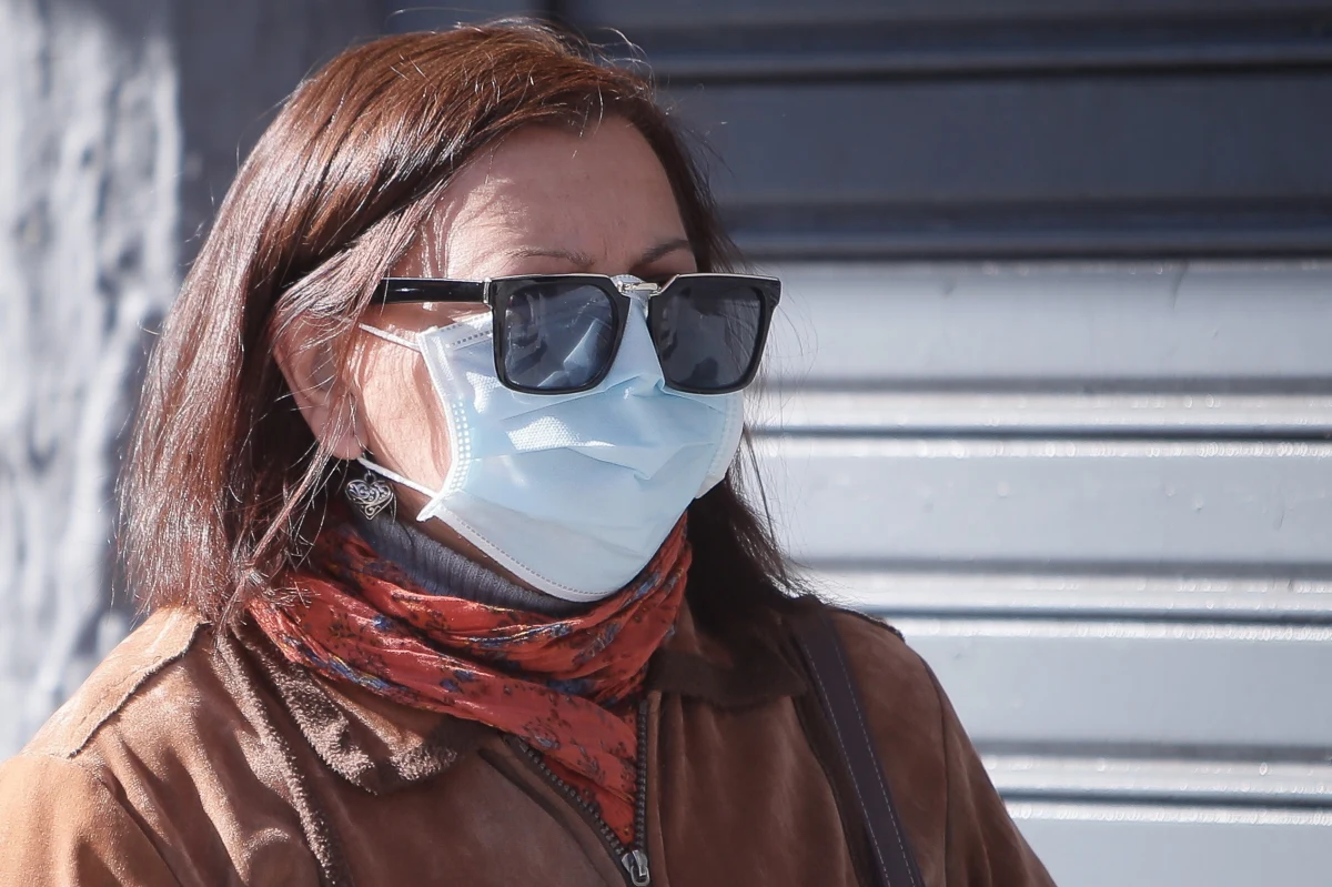 Rząd Czech zdecydował o odchodzeniu od ograniczeń w handlu, usługach, szkolnictwie oraz w kulturze i sporcie. Najwcześniejsze decyzje mają wejść w życie - w przypadku korzystnej sytuacji epidemiologicznej - 20 kwietnia, a ostatnie - 8 czerwca br.