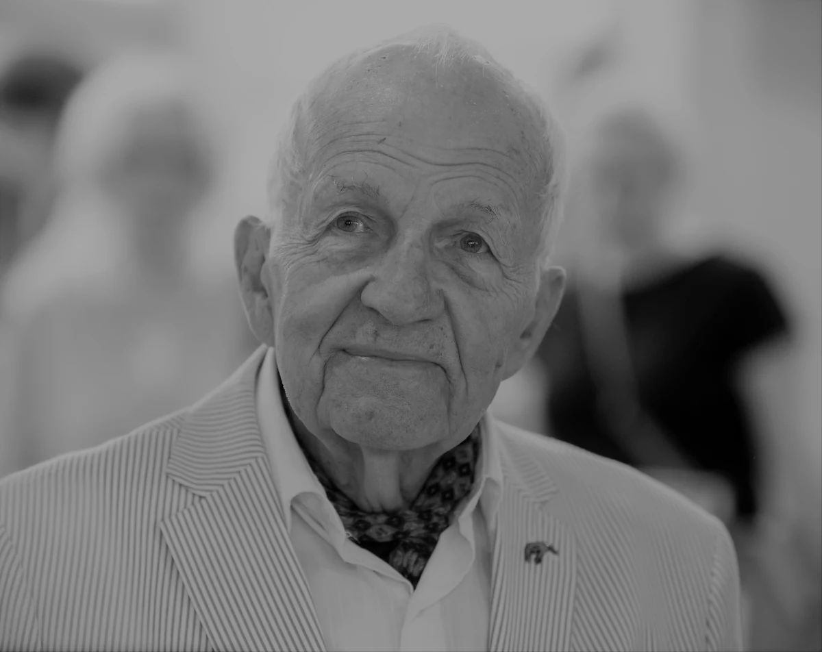 W Nowym Jorku zmarł major Jerzy Główczewski, pilot Dywizjonu 308 „Krakowskiego”. Miał 98 lat. Był autorem trzech tomów wspomnień. Był ostatnim żyjącym pilotem myśliwca z II wojny światowej. Wykonał sto lotów bojowych.