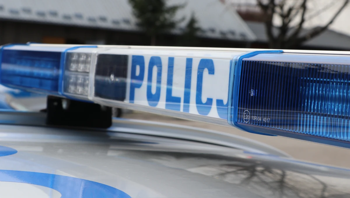 Policjanci z Krapkowic zatrzymali podczas kontroli zaleceń sanitarnych związanych z koronawirusem parę siedzącą w zaparkowanym samochodzie. Okazało się, że mieli z sobą narkotyki. 