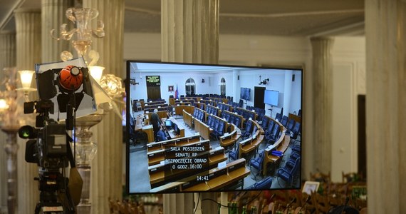 "Klub PiS opowiada się za skierowaniem projektów obywatelskich do dalszych prac w komisjach; tak jak dotychczas uważamy, że z szacunku do obywateli, którzy udzielili swojego poparcia projektom, należy tak postąpić" - powiedziała rzecznik PiS Anita Czerwińska. Przypomnijmy, że izba niższa podczas 10. posiedzenia zajmuje się projektami obywatelskimi dotyczącymi: zaostrzenia prawa aborcyjnego, nowelizacji Prawa łowieckiego, ochrony własności w Rzeczypospolitej Polskiej przed roszczeniami dotyczącymi mienia bezdziedzicznego (ustawa anty447), finansowania wynagrodzeń nauczycieli, propagowanie lub pochwalanie podejmowania przez małoletniego obcowania płciowego.