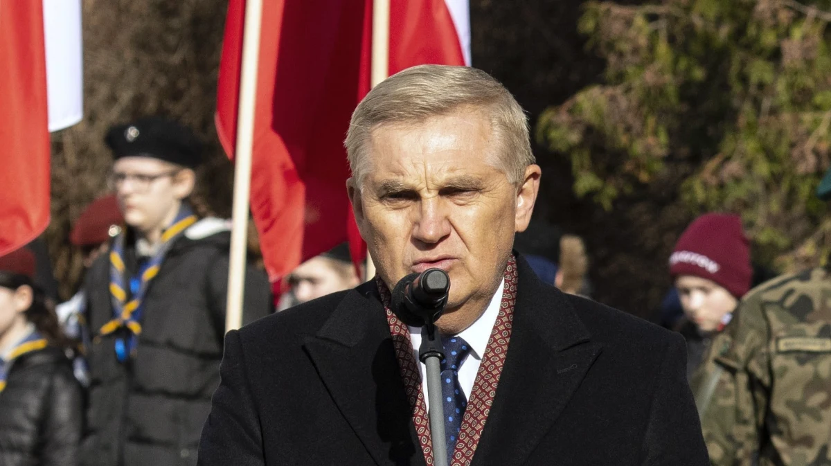 Wskutek mniejszych wpływów z podatków i opłat w tegorocznym budżecie Białegostoku zabraknie ok. 100 mln zł - szacuje prezydent miasta Tadeusz Truskolaski. Spadek wpływów z komunikacji miejskiej, związany z mniejszym ruchem pasażerów, oszacował np. na 2 mln zł miesięcznie.