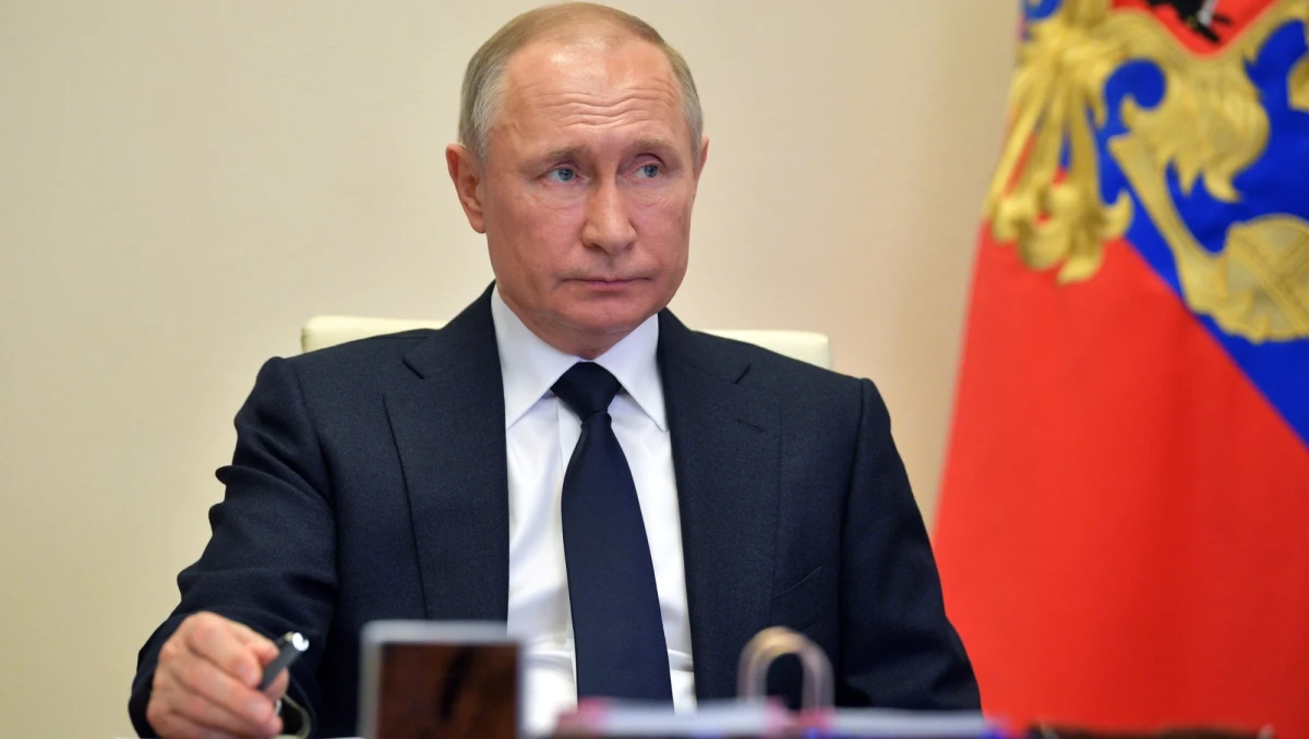 Prezydent Rosji Władimir Putin poinformował w czwartek, że z powodu pandemii koronawirusa zdecydował o przełożeniu na inny termin defilady na Placu Czerwonym, która miała się odbyć 9 maja, gdy Rosja obchodzi Dzień Zwycięstwa w II wojnie światowej.