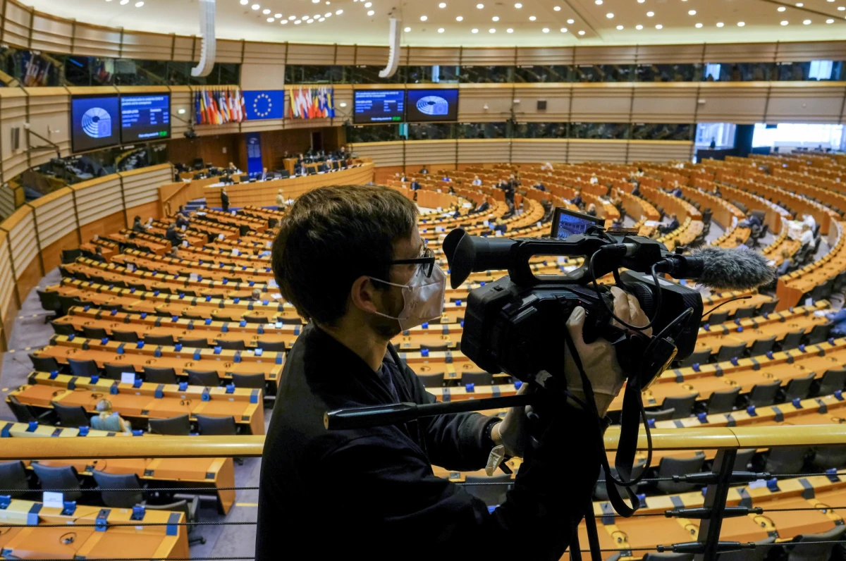 W najbliższy czwartek 23 kwietnia komisja Parlamentu Europejskiego ds. wolności obywatelskich zajmie się praworządnością w Polsce – ustaliła dziennikarka RMF FM Katarzyna Szymańska-Borginion. „Do udziału w tym panelu zaproszono ministra sprawiedliwości Zbigniewa Ziobro” – usłyszała nasz korespondenta w Brukseli. Dyskusja nt. praworządności odbędzie się prawdopodobnie w formie wideokonferencji. 