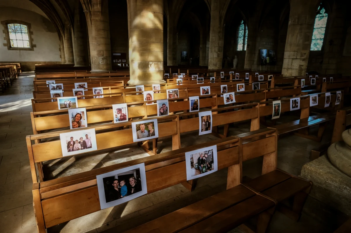 Kościół jest w trudnej sytuacji, nie można przenieść sakramentów do wirtualnego świata - mówił papież Franciszek podczas mszy w Domu świętej Marty w Watykanie. Podkreślił, że obecne specjalne kroki podejmowane w związku z koronawirusem są po to, by "wyjść z tunelu".