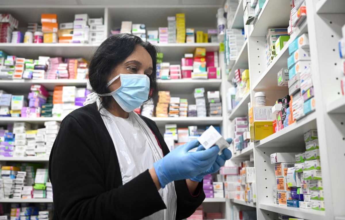 Kolejnych 847 osób zmarło w Wielkiej Brytanii z powodu koronawirusa. Łączna liczba ofiar śmiertelnych epidemii w tym kraju wzrosła do 14576 - poinformowało ministerstwo zdrowia.