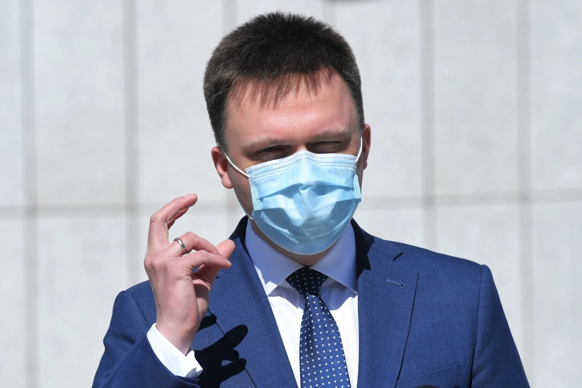 Złożyłem w sądzie pozew przeciwko Skarbowi Państwa; to pozew o ochronę dobra osobistego, jakim jest bierne prawo wyborcze - oświadczył w sobotę niezależny kandydat na prezydenta Szymon Hołownia.