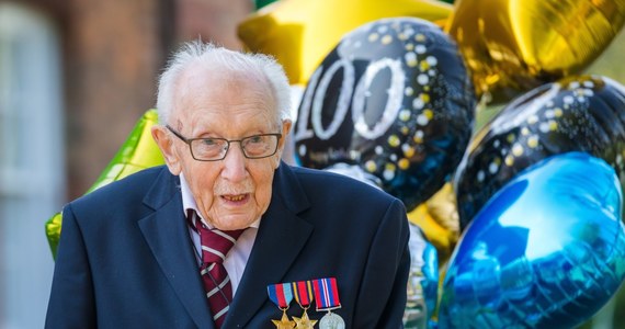99-letni weteran Tom Moore, który zebrał dla brytyjskiej publicznej służby zdrowia NHS, ponad 23 miliony funtów, będzie gościem honorowym na otwarciu nowego szpitala dla chorych na Covid-19 - zapowiedział minister wspólnot i społeczności lokalnych Robert Jenrick.