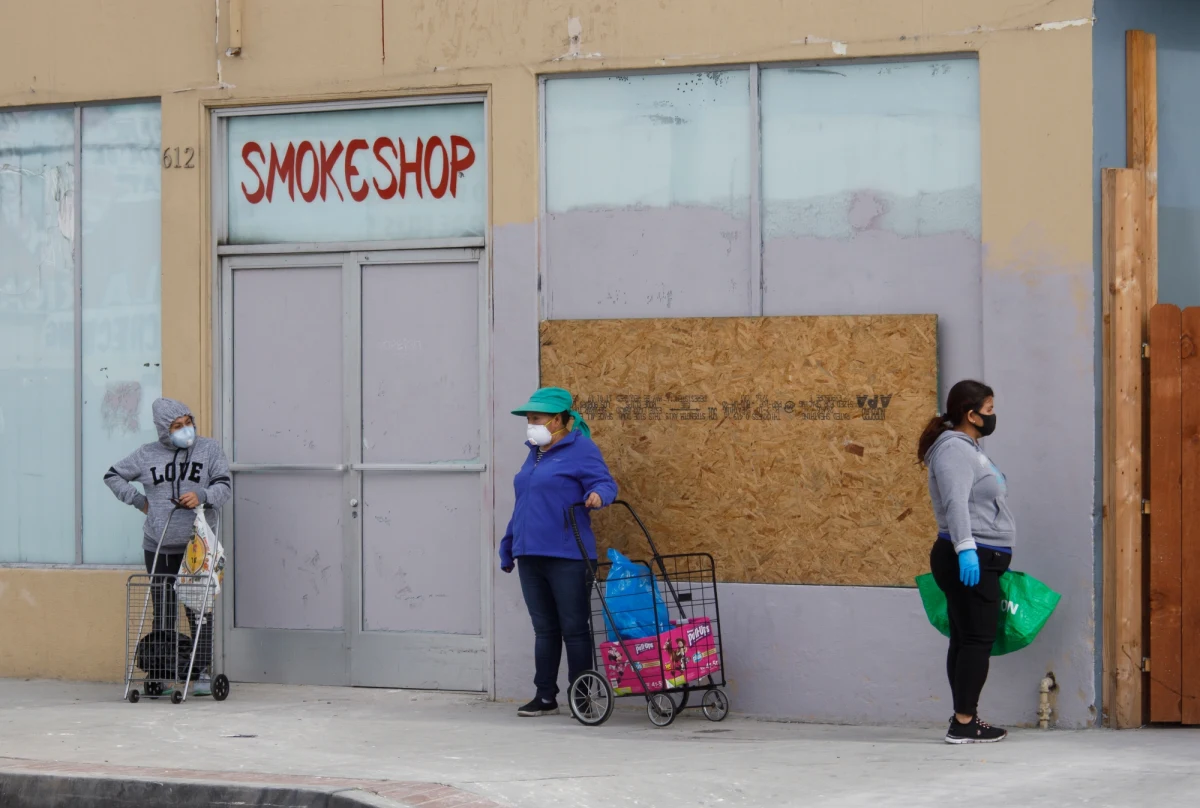 1891 osób zakażonych koronawirusem zmarło w ciągu ostatniej doby w Stanach Zjednoczonych; łączny bilans ofiar śmiertelnych epidemii wzrósł w USA do ponad 38,6 tys. - wynika z najnowszych danych Uniwersytetu Johnsa Hopkinsa w Baltimore.