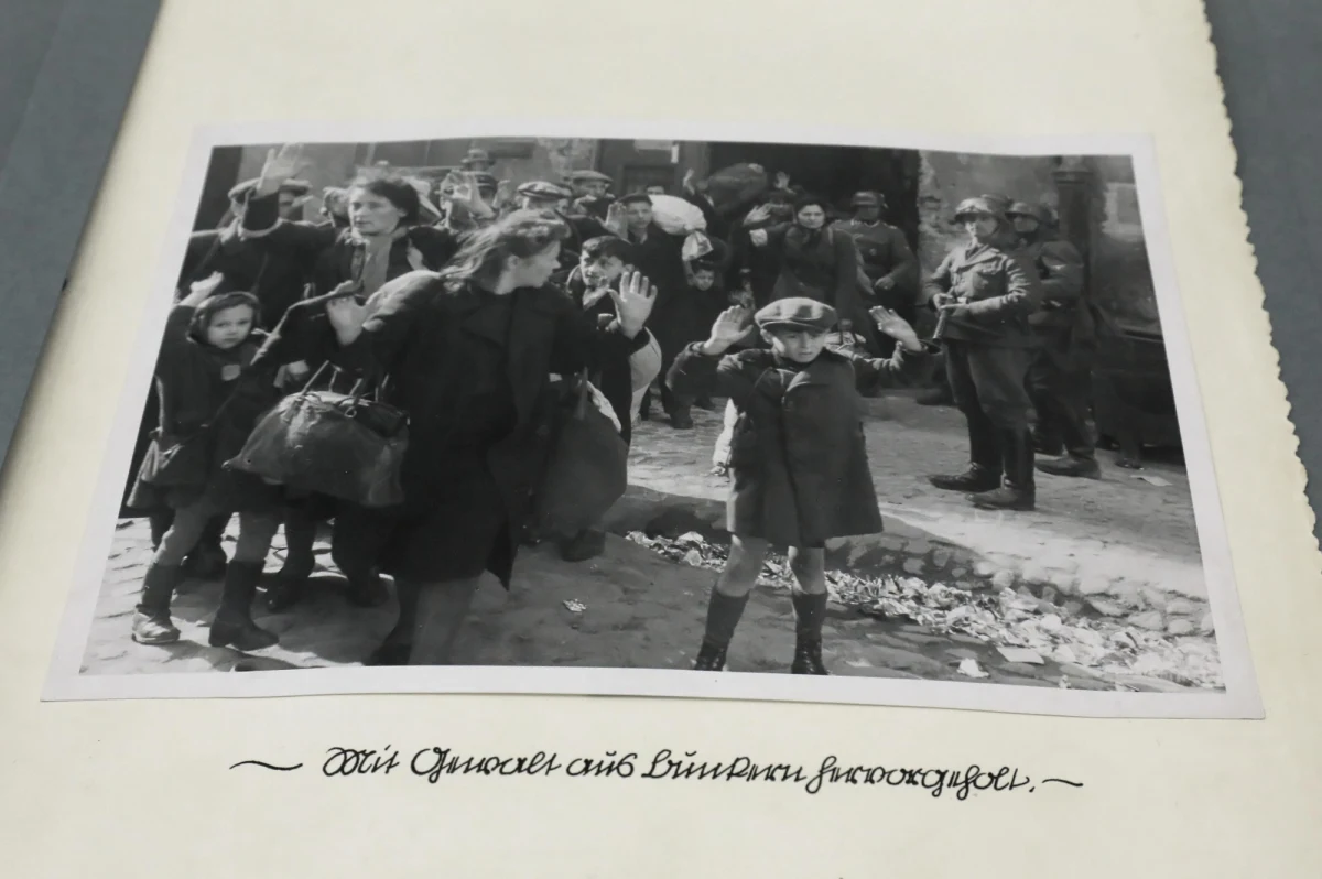 77 lat temu, 19 kwietnia 1943 r., żydowscy bojownicy z ŻOB i ŻZW stawili zbrojny opór oddziałom niemieckim, które przystąpiły do likwidacji warszawskiego getta. „Są takie piękne słowa: godność, człowieczeństwo. Tego broniliśmy” – mówił o podjętej wtedy walce Marek Edelman, jeden z przywódców zrywu.