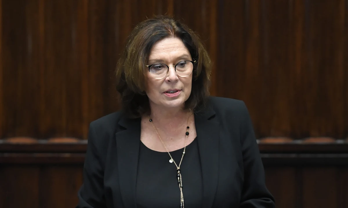 "Ja się nie wycofuję z wyborów, tylko nazywam rzeczy po imieniu. Nie udaję, że to jest normalna kampania i że to są normalne wybory" - mówi RMF FM kandydatka Koalicji Obywatelskiej na prezydenta Małgorzata Kidawa-Błońska. Podkreśla jednak, że wybory prezydenckie 10 maja nie powinny się odbyć i czeka na "racjonalny krok, przełożenie wyborów". 