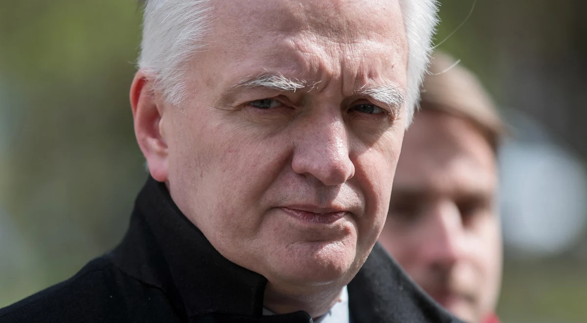 Na pewno podczas poniedziałkowego spotkania z szefem PO Borysem Budką nie będę składał żadnych wiążących deklaracji, propozycje Platformy będę chciał przedyskutować z posłami Porozumienia oraz z prezesem PiS - oświadczył w rozmowie z PAP szef Porozumienia Jarosław Gowin.