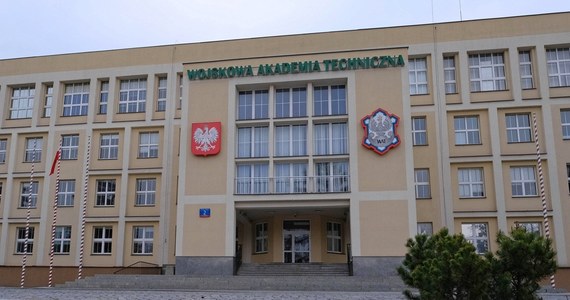 ​W niedzielę zakończono kwarantannę 362 osób z  akademika Wojskowej Akademii Technicznej w Warszawie - dowiedział się reporter RMF FM Krzysztof Zasada. Wszyscy przebywający na kwarantannie uzyskali negatywne wyniki testu na obecność koronawirusa.