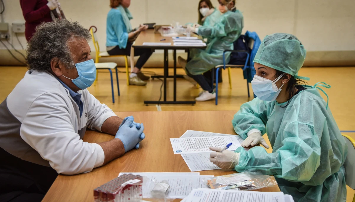 454 osoby zakażone koronawirusem zmarły w ciągu doby we Włoszech - podała Obrona Cywilna. Łączny bilans zgonów wzrósł do 24114. Po raz pierwszy spadła liczba zakażonych. Jest ich 108 tys., ale to o 20 mniej niż dzień wcześniej.