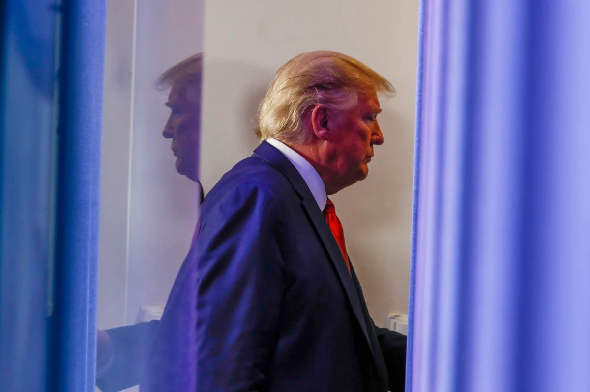 Prezydent USA Donald Trump zapowiedział w poniedziałek czasu miejscowego, że podpisze rozporządzenie wykonawcze tymczasowo zawieszające imigrację do Stanów Zjednoczonych z powodu epidemii koronawirusa. Nie sprecyzował, kiedy ma ono wejść w życie.