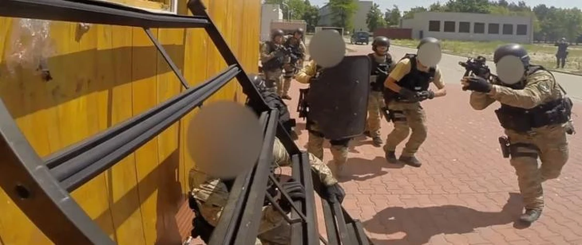 Libańczyk, którego polskie służby podejrzewają o działalność terrorystyczną i zatrzymany na polecenie ABW, nie usłyszy zarzutów - dowiedział się reporter RMF FM Krzysztof Zasada. Chodzi o mężczyznę, który miał organizować w Europie siatkę terrorystyczną, a wpadł w Poznaniu.