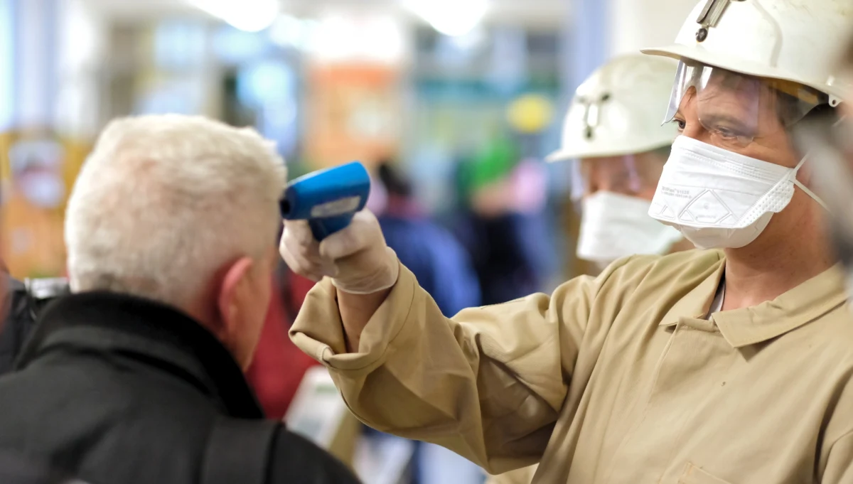 Bez rozstrzygnięć zakończyło się wtorkowe spotkanie liderów 13 związków zawodowych z Polskiej Grupy Górniczej z wicepremierem Jackiem Sasinem w Warszawie. Do czwartku związkowcy mają jeszcze raz przedyskutować złożoną przez zarząd propozycję czasowego zmniejszenia wydobycia, czasu pracy i wynagrodzeń o 20 proc.
