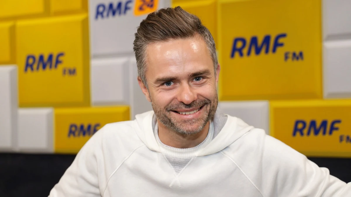 "Gowin gra w bycie świętym" - stwierdził w Porannej rozmowie w RMF FM były rzecznik Prawa i Sprawiedliwości Adam Hofman pytany o ostatnie działania lidera Porozumienia. "To jest taka gra: "ja jestem Jarosław Gowin, jestem lepszy moralnie od reszty mojego obozu politycznego. Ja was do tych wyborów ciągnąć nie chcę. Przy mnie moi koledzy z rządu wyglądają na tych cynicznych, okropnych polityków". W to gra Jarosław Gowin" - tłumaczył gość Roberta Mazurka. 