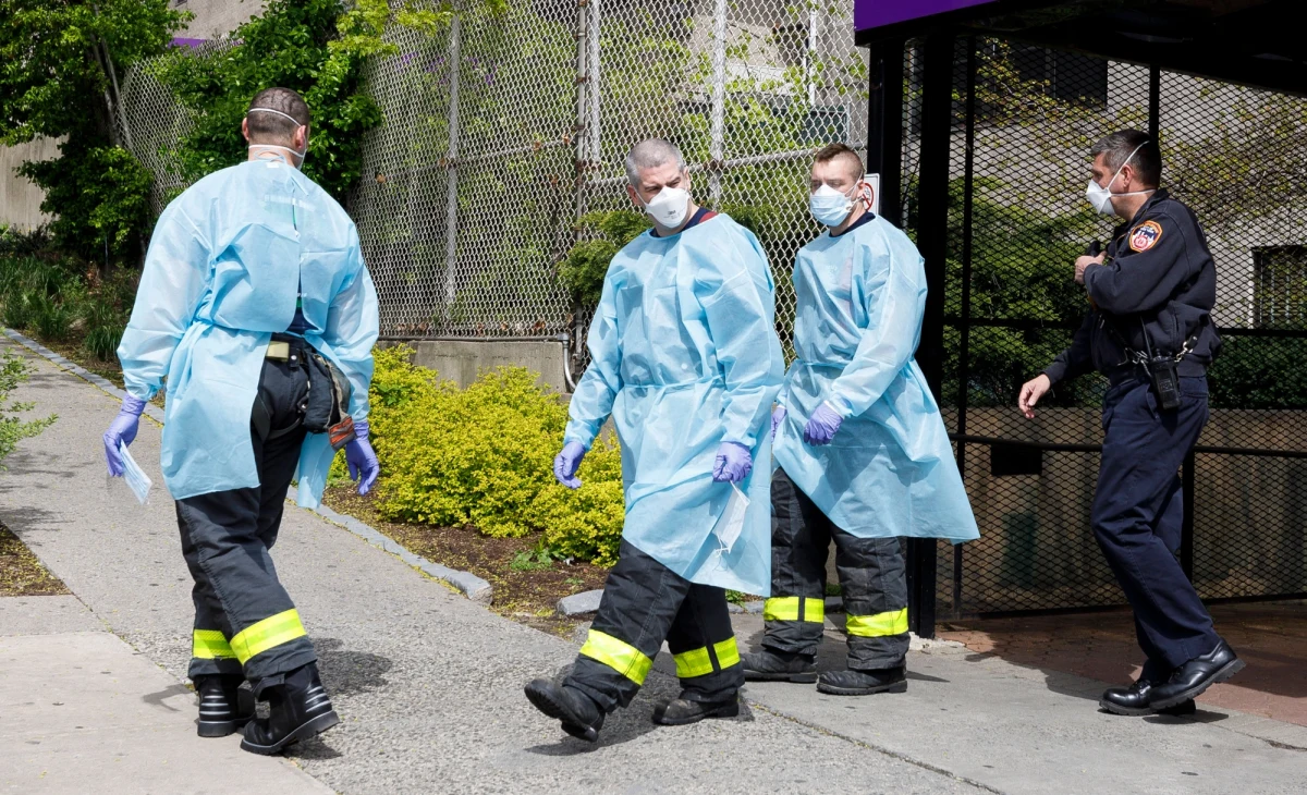 Aż o 2751 zwiększył się w ciągu doby bilans ofiar śmiertelnych epidemii koronawirusa w Stanach Zjednoczonych - wynika z najnowszych danych Uniwersytetu Johnsa Hopkinsa w Baltimore. Łącznie w USA z powodu Covid-19 zmarło 44 845 osób.
