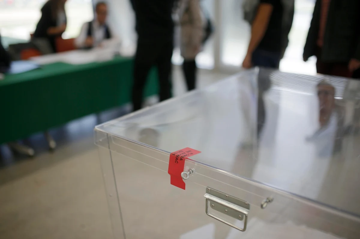 Za oceanem głosowanie w wyborach prezydenckich 2020 w lokalach wyborczych. Polonia do urn pójdzie 9 maja. MSZ utworzyło 10 obwodów tam, gdzie są największe skupiska Polaków. W kraju wybory planowane są na 10 maja. PiS chce, by były to wybory korespondencyjne.