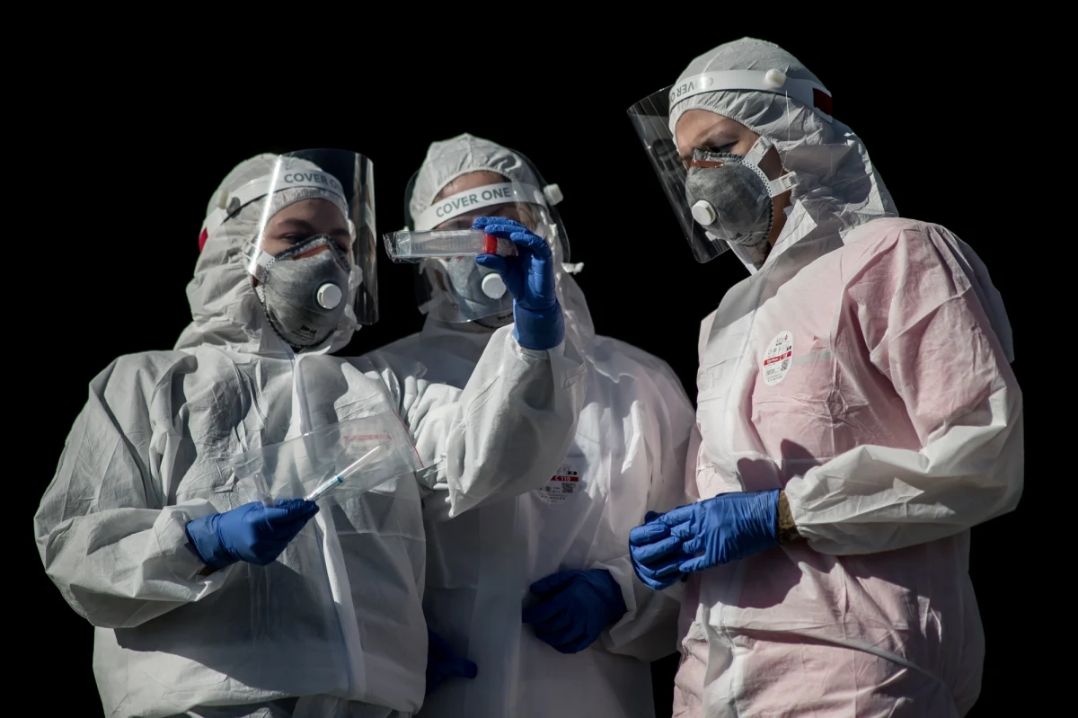 Jak ustalili dziennikarze RMF FM - wdrożenie w życie drugiego etapu odmrażania gospodarki nie nastąpi w najbliższy poniedziałek. Informacje te potwierdza rzecznik rządu Piotr Müller, który w TVP Info stwierdził, że uruchomienie drugiego etapu znoszenia ograniczeń wynikających z epidemii koronawirusa nastąpi prawdopodobnie w pierwszej połowie maja.