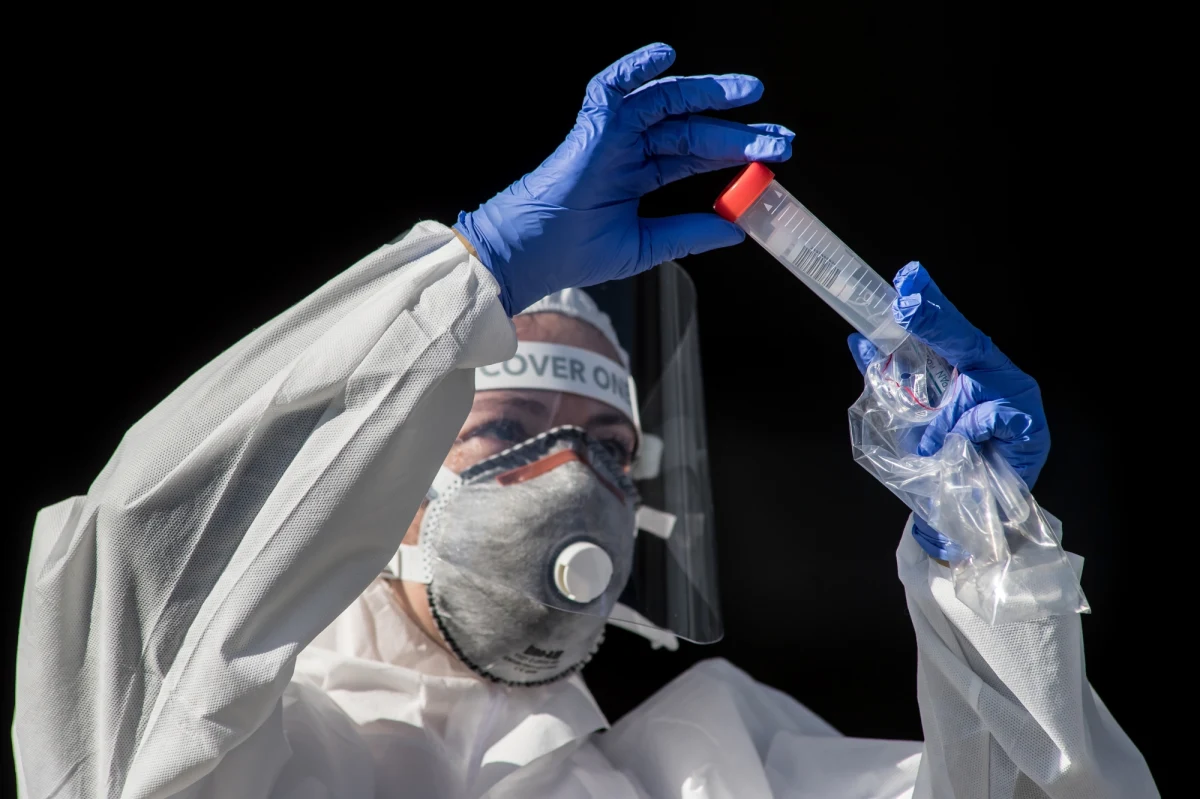 W przyszłym tygodniu powinna zostać wyprodukowana pierwsza partia 10 tys. sztuk polskiego testu na obecność koronawirusa - poinformował dyrektor poznańskiego Instytutu Chemii Bioorganicznej (IChB) PAN prof. dr hab. Marek Figlerowicz .