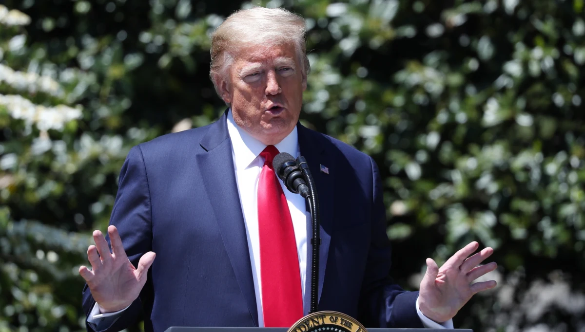 W pierwszych tygodniach pandemii notowania prezydenta USA Donalda Trumpa. Jak wskazują jednak nowe sondaże, z biegiem czasu coraz mniej Amerykanów pozytywnie ocenia działania swojego przywódcy. 